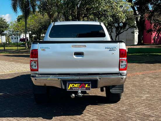 TOYOTA-HILUX-2012
