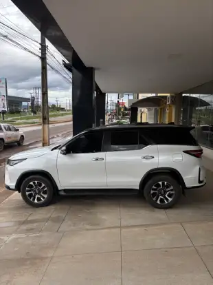 TOYOTA-HILUX SW4-2024