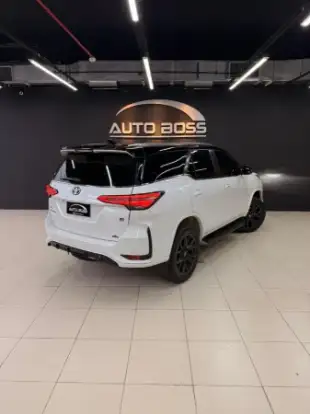 TOYOTA-HILUX SW4-2023