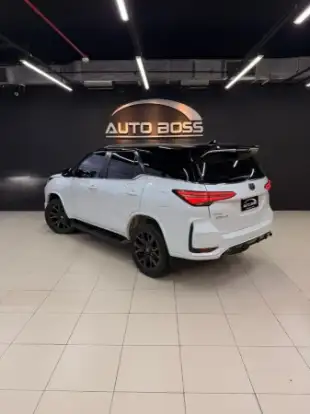TOYOTA-HILUX SW4-2023