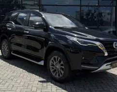 TOYOTA HILUX SW4 2.8 D-4D TURBO DIESEL SRX 7L 4X4 AUTOMÁTICO TOYOTA HILUX SW4 2.8 D-4D TURBO DIESEL SRX 7L 4X4 AUTOMÁTICO