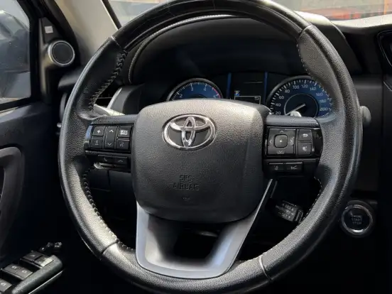 TOYOTA-HILUX SW4-2.8 D-4D TURBO DIESEL SRX 7L 4X4 AUTOMÁTICO TOYOTA-HILUX SW4-2021