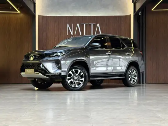 TOYOTA-HILUX SW4-2024