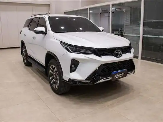 TOYOTA-HILUX SW4-2026