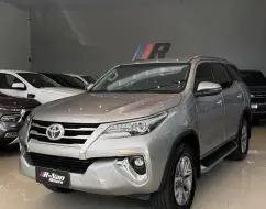 TOYOTA HILUX SW4 2.8 SRX 4X4 16V TURBO INTERCOOLER DIESEL 4P AUTOMÁTICO TOYOTA HILUX SW4 2.8 SRX 4X4 16V TURBO INTERCOOLER DIESEL 4P AUTOMÁTICO