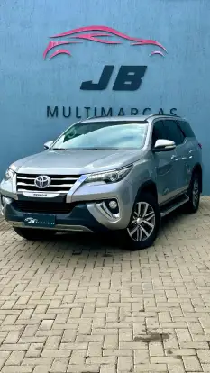TOYOTA-HILUX SW4-2.8 SRX 4X4 7 LUGARES 16V TURBO INTERCOOLER DIESEL 4P AUTOMÁTICO TOYOTA-HILUX SW4-2016