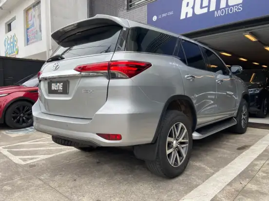 TOYOTA-HILUX SW4-2017