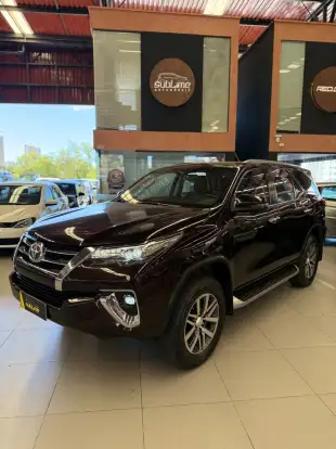 TOYOTA-HILUX SW4-2019
