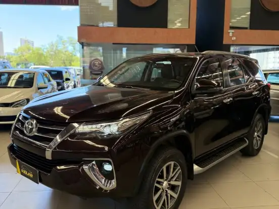 TOYOTA-HILUX SW4-2.8 SRX 4X4 7 LUGARES 16V TURBO INTERCOOLER DIESEL 4P AUTOMÁTICO TOYOTA-HILUX SW4-2019