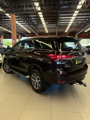TOYOTA-HILUX SW4-2019