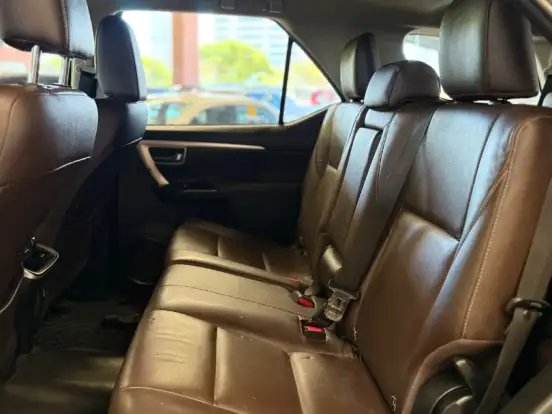 TOYOTA-HILUX SW4-2.8 SRX 4X4 7 LUGARES 16V TURBO INTERCOOLER DIESEL 4P AUTOMÁTICO TOYOTA-HILUX SW4-2019