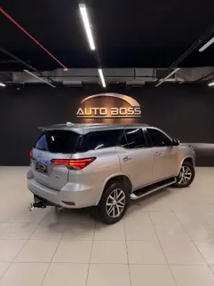 TOYOTA-HILUX SW4-2019