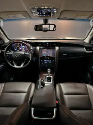 TOYOTA-HILUX SW4-2.8 SRX 4X4 7 LUGARES 16V TURBO INTERCOOLER DIESEL 4P AUTOMÁTICO TOYOTA-HILUX SW4-2019