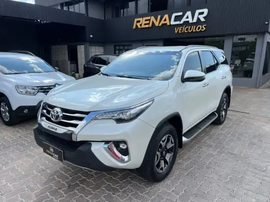 TOYOTA-HILUX SW4-2.8 SRX DIAMOND 4X4 7 LUGARES 16V TURBO INTERCOOLER DIESEL 4P AUTOMÁTICO TOYOTA-HILUX SW4-2019