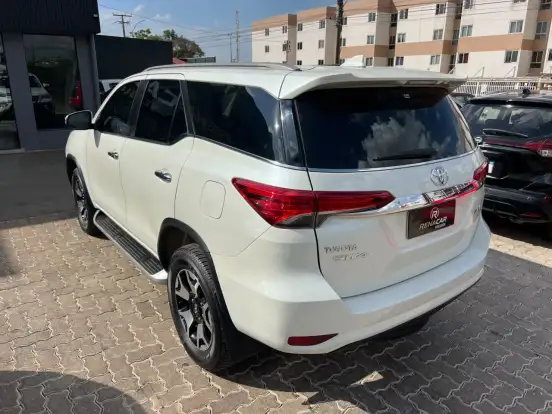 TOYOTA-HILUX SW4-2019