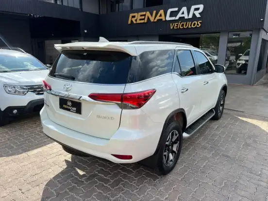 TOYOTA-HILUX SW4-2019