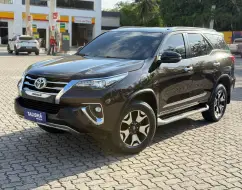 TOYOTA HILUX SW4 2.8 SRX DIAMOND 4X4 7 LUGARES 16V TURBO INTERCOOLER DIESEL 4P AUTOMÁTICO TOYOTA HILUX SW4 2.8 SRX DIAMOND 4X4 7 LUGARES 16V TURBO INTERCOOLER DIESEL 4P AUTOMÁTICO