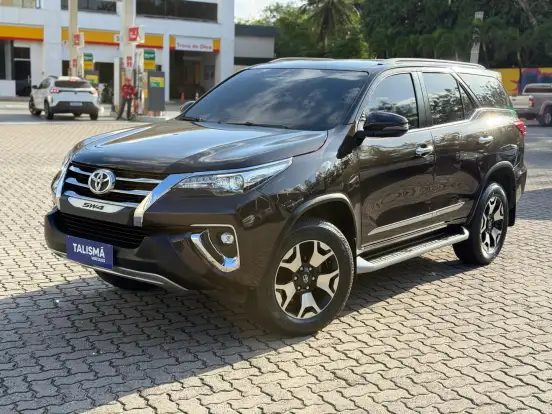 TOYOTA-HILUX SW4-2.8 SRX DIAMOND 4X4 7 LUGARES 16V TURBO INTERCOOLER DIESEL 4P AUTOMÁTICO TOYOTA-HILUX SW4-2018