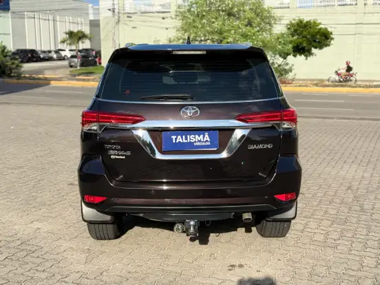 TOYOTA-HILUX SW4-2.8 SRX DIAMOND 4X4 7 LUGARES 16V TURBO INTERCOOLER DIESEL 4P AUTOMÁTICO TOYOTA-HILUX SW4-2018