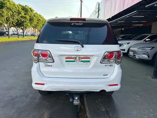 TOYOTA-HILUX SW4-2012