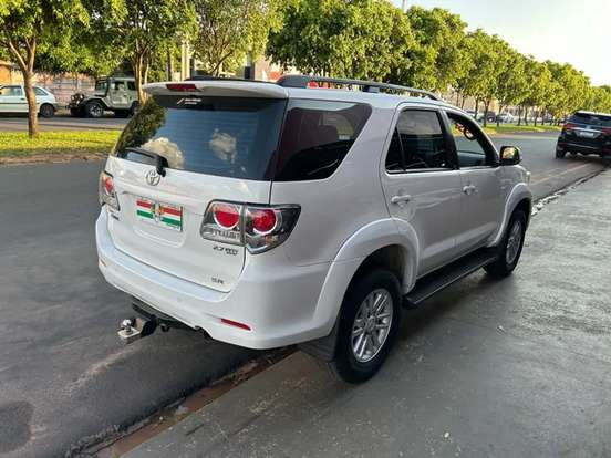 TOYOTA-HILUX SW4-2.7 SR 4X2 16V FLEX 4P AUTOMÁTICO TOYOTA-HILUX SW4-2012