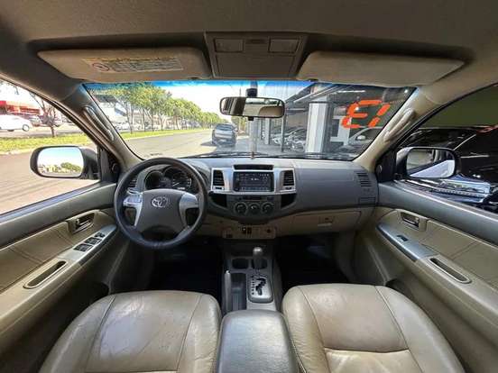 TOYOTA-HILUX SW4-2.7 SR 4X2 16V FLEX 4P AUTOMÁTICO TOYOTA-HILUX SW4-2012