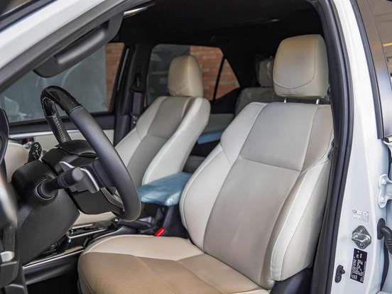 TOYOTA-HILUX SW4-2.8 D-4D TURBO DIESEL DIAMOND 7L 4X4 AUTOMÁTICO TOYOTA-HILUX SW4-2025