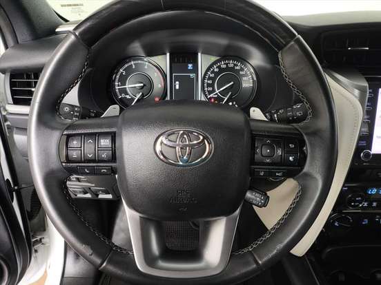 TOYOTA-HILUX SW4-2.8 D-4D TURBO DIESEL DIAMOND 7L 4X4 AUTOMÁTICO TOYOTA-HILUX SW4-2023