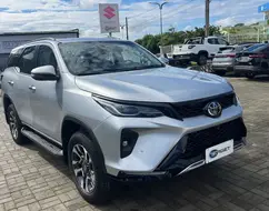 TOYOTA HILUX SW4 2.8 D-4D TURBO DIESEL DIAMOND 7L 4X4 AUTOMÁTICO TOYOTA HILUX SW4 2.8 D-4D TURBO DIESEL DIAMOND 7L 4X4 AUTOMÁTICO