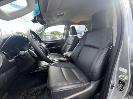 TOYOTA-HILUX SW4-2024