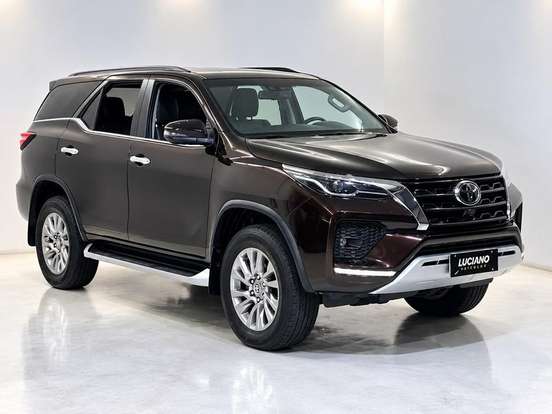 TOYOTA-HILUX SW4-2022