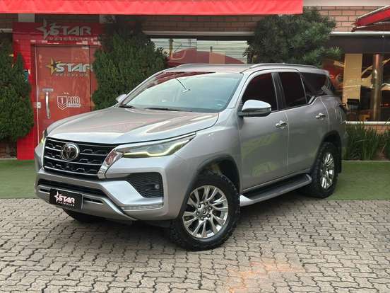TOYOTA-HILUX SW4-2.8 D-4D TURBO DIESEL SRX 4X4 AUTOMÁTICO TOYOTA-HILUX SW4-2021