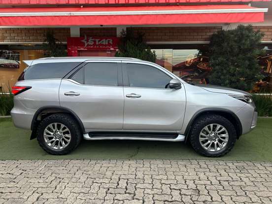 TOYOTA-HILUX SW4-2021