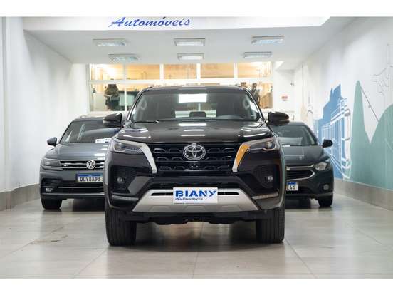 TOYOTA-HILUX SW4-2.8 D-4D TURBO DIESEL SRX 7L 4X4 AUTOMÁTICO TOYOTA-HILUX SW4-2022