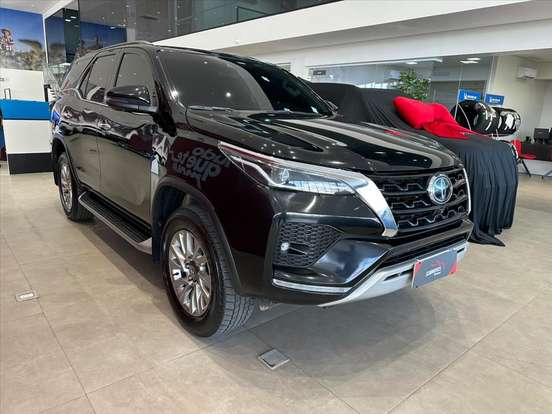 TOYOTA-HILUX SW4-2.8 D-4D TURBO DIESEL SRX 7L 4X4 AUTOMÁTICO TOYOTA-HILUX SW4-2022