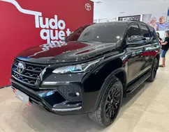 TOYOTA HILUX SW4 2.8 D-4D TURBO DIESEL SRX 7L 4X4 AUTOMÁTICO TOYOTA HILUX SW4 2.8 D-4D TURBO DIESEL SRX 7L 4X4 AUTOMÁTICO