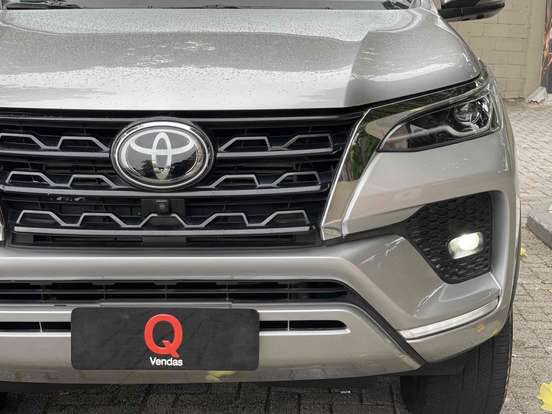 TOYOTA-HILUX SW4-2022