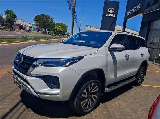 TOYOTA-HILUX SW4-2.8 D-4D TURBO DIESEL SRX 7L 4X4 AUTOMÁTICO TOYOTA-HILUX SW4-2023