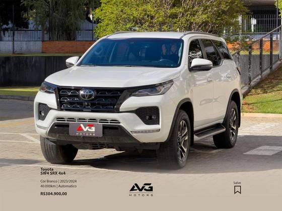TOYOTA HILUX SW4 2.8 D-4D TURBO DIESEL SRX 7L 4X4 AUTOMÁTICO