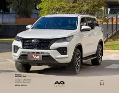 TOYOTA HILUX SW4 2.8 D-4D TURBO DIESEL SRX 7L 4X4 AUTOMÁTICO TOYOTA HILUX SW4 2.8 D-4D TURBO DIESEL SRX 7L 4X4 AUTOMÁTICO