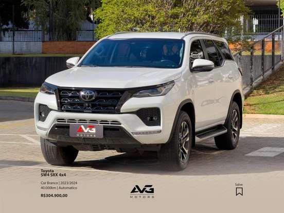 TOYOTA-HILUX SW4-2.8 D-4D TURBO DIESEL SRX 7L 4X4 AUTOMÁTICO TOYOTA-HILUX SW4-2023