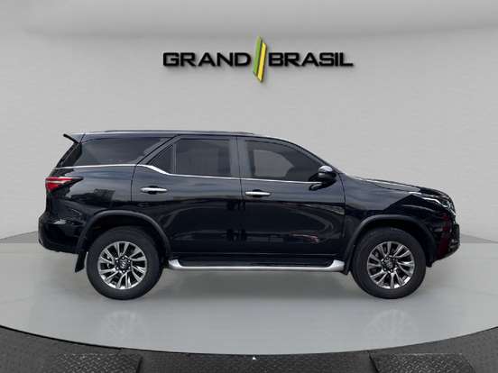 TOYOTA-HILUX SW4-2.8 D-4D TURBO DIESEL SRX 7L 4X4 AUTOMÁTICO TOYOTA-HILUX SW4-2022