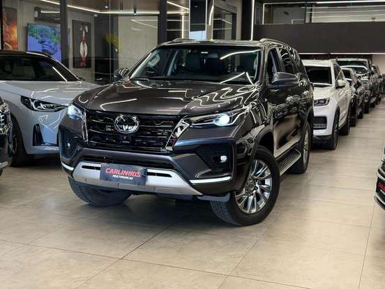 TOYOTA-HILUX SW4-2023