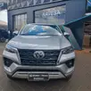 TOYOTA HILUX SW4 2.8 D-4D TURBO DIESEL SRX 7L 4X4 AUTOMÁTICO TOYOTA HILUX SW4 2.8 D-4D TURBO DIESEL SRX 7L 4X4 AUTOMÁTICO