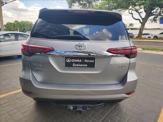 TOYOTA-HILUX SW4-2023
