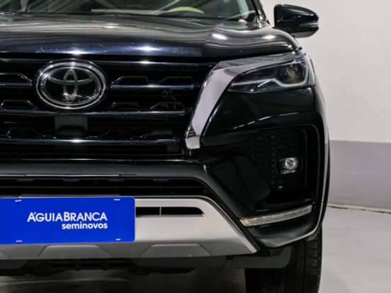 TOYOTA-HILUX SW4-2.8 D-4D TURBO DIESEL SRX 7L 4X4 AUTOMÁTICO TOYOTA-HILUX SW4-2021