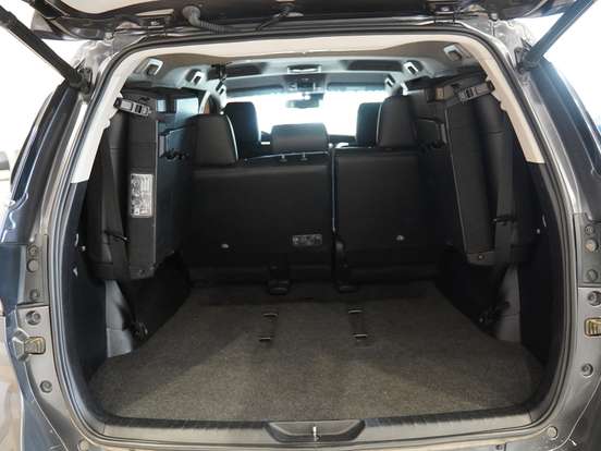 TOYOTA-HILUX SW4-2.8 D-4D TURBO DIESEL SRX 7L 4X4 AUTOMÁTICO TOYOTA-HILUX SW4-2022
