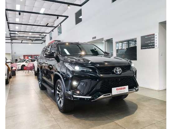 TOYOTA-HILUX SW4-2025