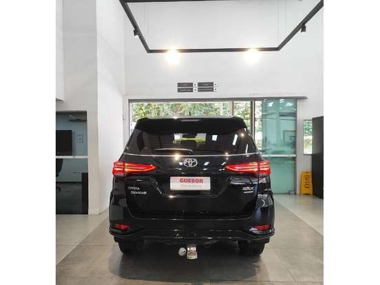 TOYOTA-HILUX SW4-2.8 D-4D TURBO DIESEL SRX PLATINUM 4X4 AUTOMÁTICO TOYOTA-HILUX SW4-2025