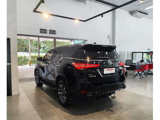 TOYOTA-HILUX SW4-2.8 D-4D TURBO DIESEL SRX PLATINUM 4X4 AUTOMÁTICO TOYOTA-HILUX SW4-2025